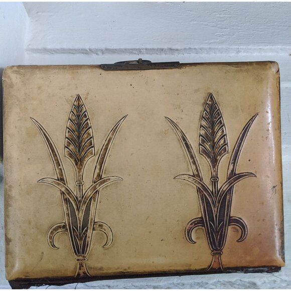 Victorian Photo Album: Antique Collectible with Canadian Photographs - Picture 1 of 10